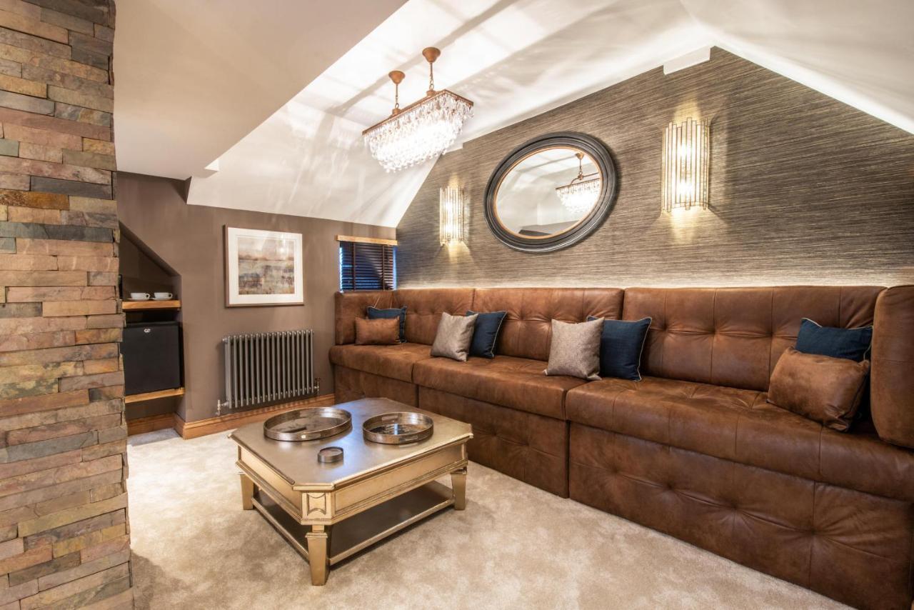 Boringdon Hall Hotel And Spa プリマス エクステリア 写真 The interior of the 19th-century stable block