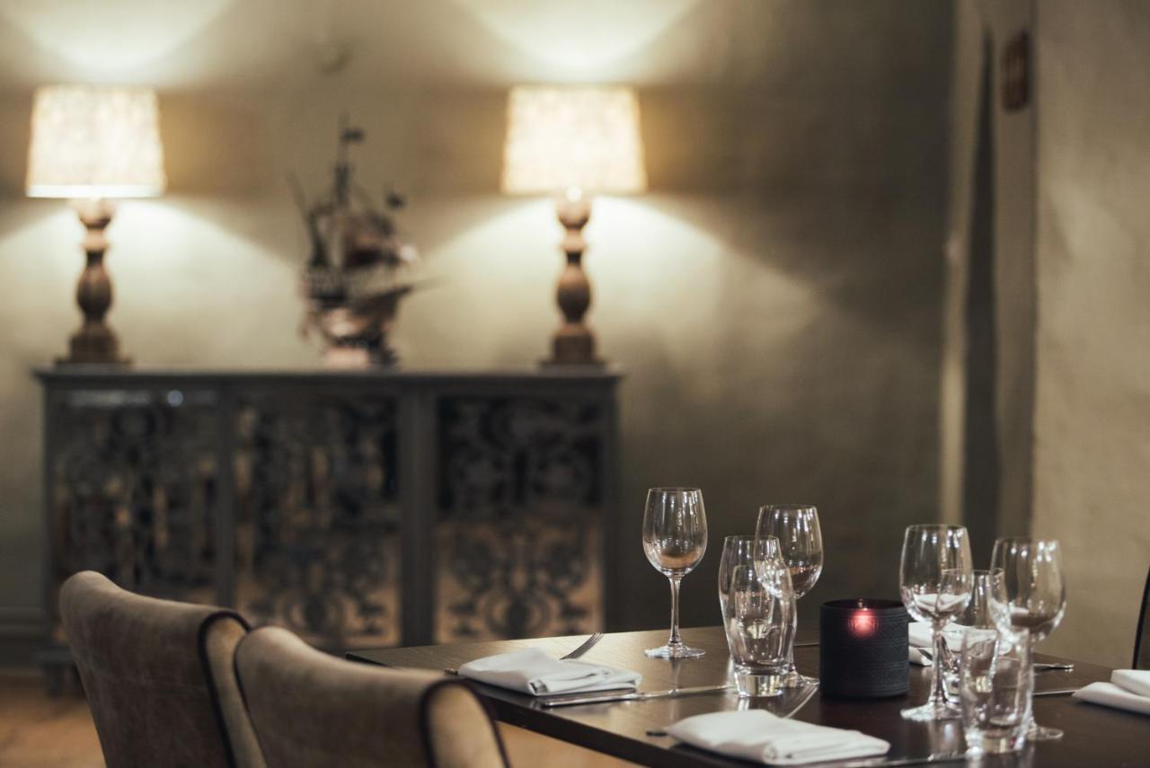 Boringdon Hall Hotel And Spa プリマス エクステリア 写真 Wine tasting at Château de Pommard